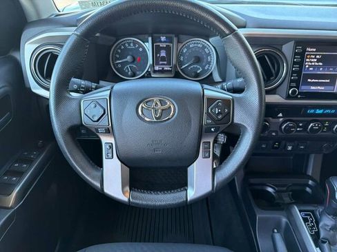 Used 2021 Toyota Tacoma SR5 AWD/4WD image 18