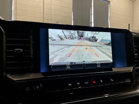 Used 2023 Chevrolet Silverado 1500 RST image 5