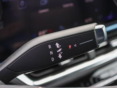 Used 2026 Chevrolet Equinox EV LT image 18