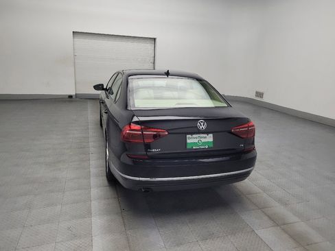 Used 2019 Volkswagen Passat 2.0T Wolfsburg image 6