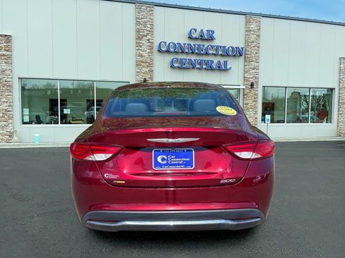 Used 2016 Chrysler 200 Limited FWD image 3