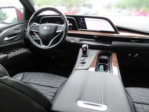 Certified 2023 Cadillac Escalade Sport Platinum w/ LPO, ONYX Package AWD/4WD image 14