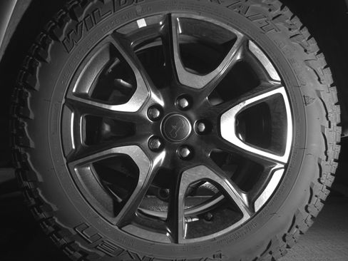 Used 2025 Jeep Compass Trailhawk image 14