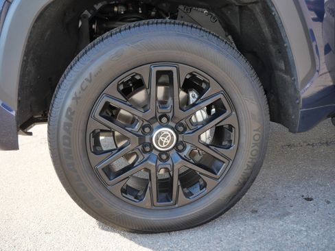Used 2024 Toyota Tundra Limited image 15