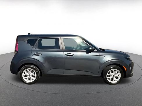 Used 2025 Kia Soul LX w/ LX Technology Package FWD image 15