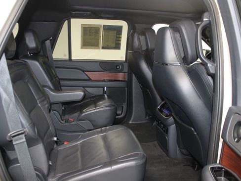 Used 2023 Lincoln Navigator Reserve image 35