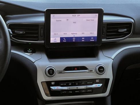 Used 2020 Ford Explorer XLT w/ Equipment Group 202A image 30