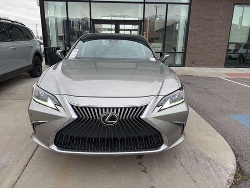 Used 2019 Lexus ES 350 w/ Accessory Package image 7