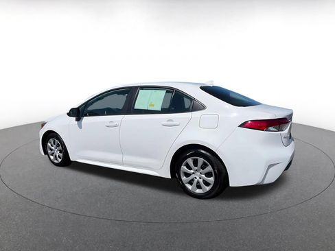 Used 2025 Toyota Corolla LE FWD image 8