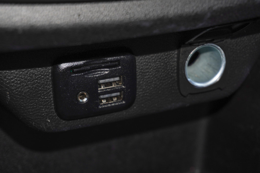 Used 2023 Chevrolet Traverse High Country w/ LPO, Floor Liner Package AWD/4WD image 36
