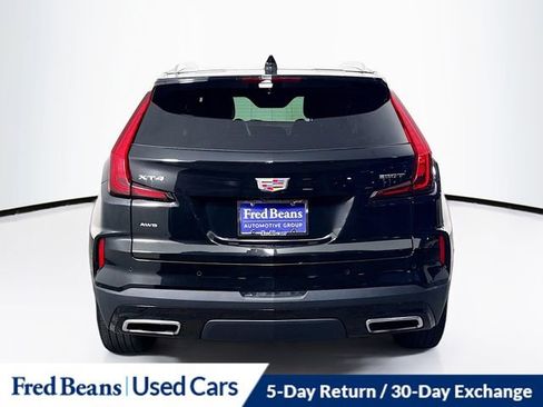 Used 2025 Cadillac XT4 Premium Luxury image 6