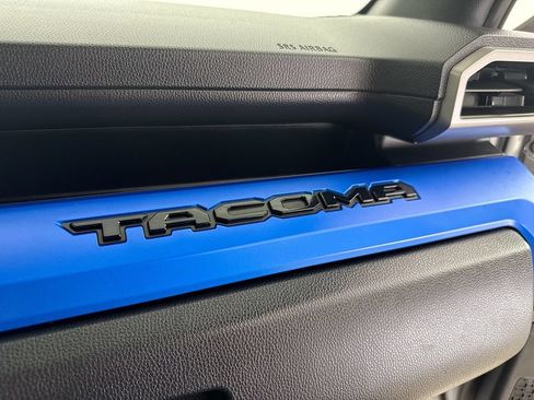Certified 2025 Toyota Tacoma TRD Off-Road AWD/4WD image 36