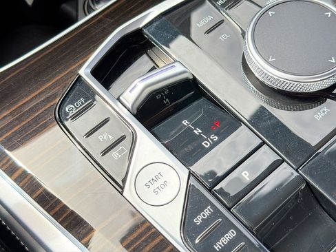 Used 2025 BMW X5 xDrive50e image 30