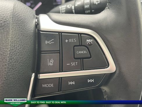 Used 2023 Toyota Highlander XSE image 18