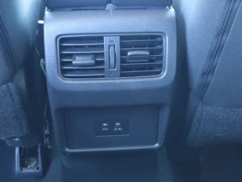 Used 2022 Nissan Rogue SV AWD/4WD image 34