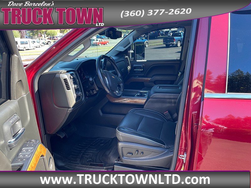 Used 2018 Chevrolet Silverado 2500 High Country w/ Duramax Plus Package AWD/4WD image 9