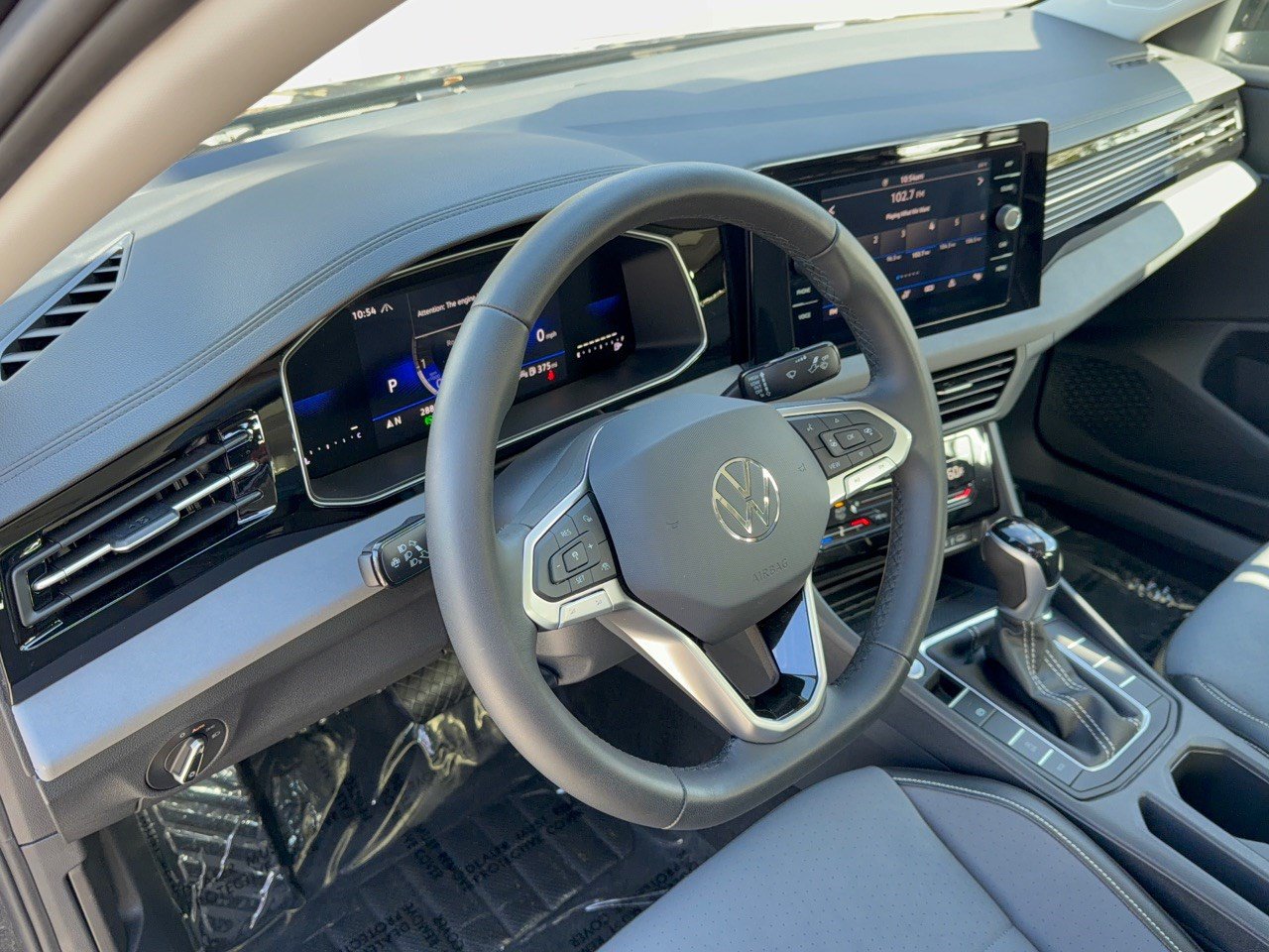 Used 2026 Volkswagen Jetta SE FWD image 4