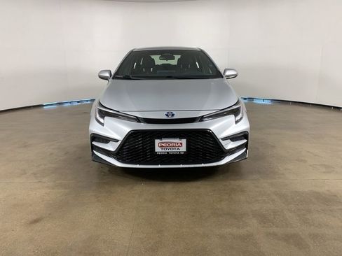 Used 2025 Toyota Corolla SE FWD image 3