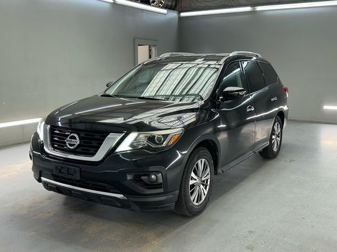 Used 2020 Nissan Pathfinder SV FWD image 3