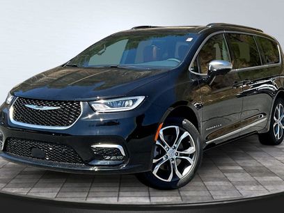 New 2026 Chrysler Pacifica Pinnacle