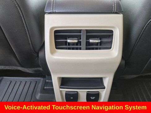 Used 2020 Ford Edge Titanium FWD image 16
