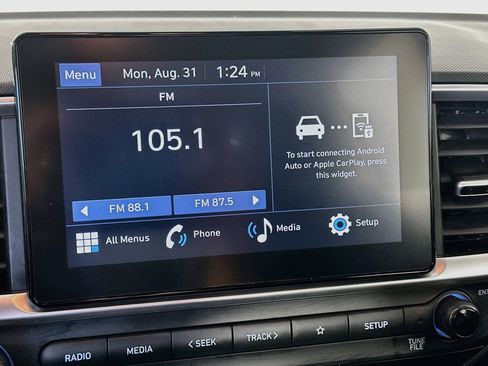 Used 2025 Hyundai Venue SEL FWD image 21