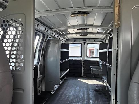 Used 2022 Chevrolet Express 2500 w/ Driver Convenience Package image 17