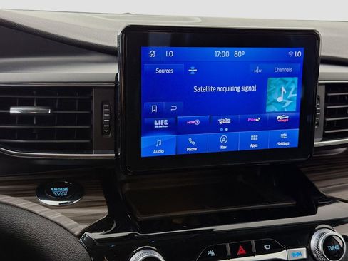 Used 2022 Ford Explorer Limited AWD/4WD image 16