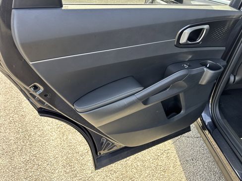 Certified 2025 Kia Sorento LX image 21