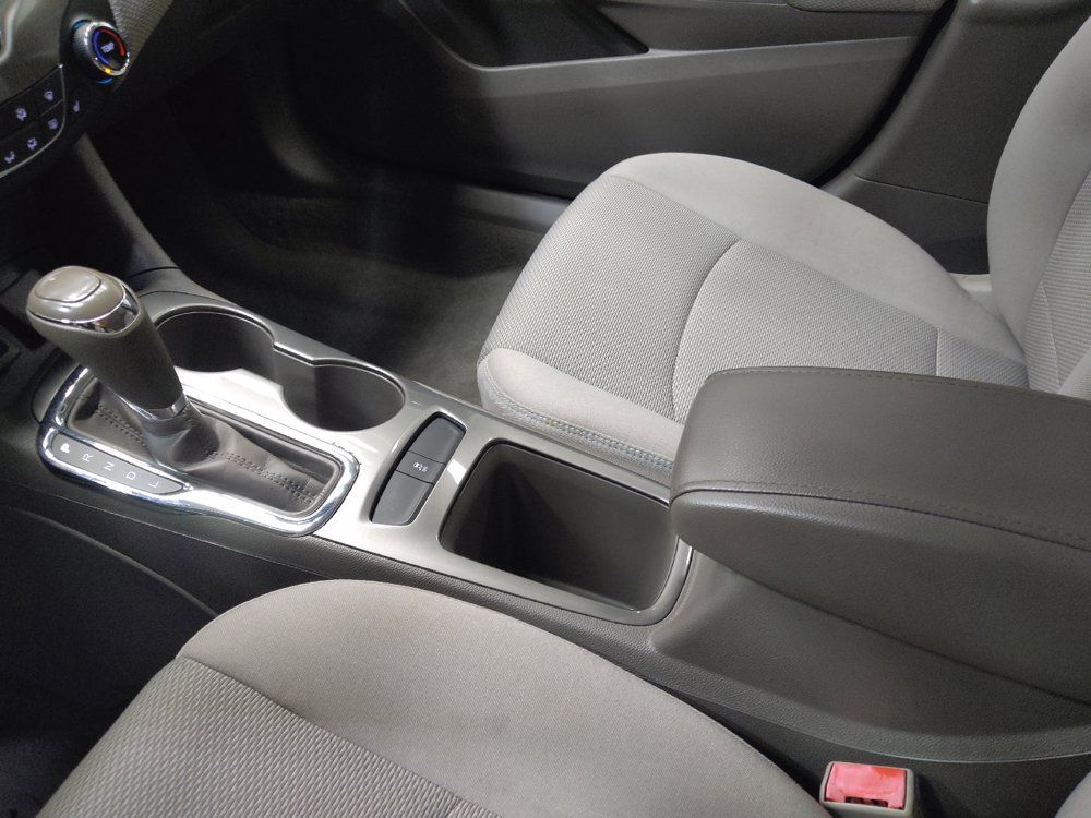 Used 2018 Chevrolet Cruze LT w/ Convenience Package FWD image 26