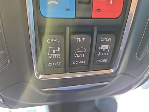 New 2025 Jeep Grand Cherokee L Limited w/ Luxury Tech Group II image 74