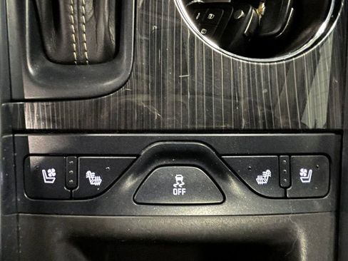 Used 2016 Chevrolet Impala LTZ w/ Enhanced Convenience Package image 32