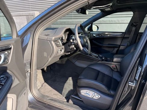 Certified 2026 Porsche Macan image 4