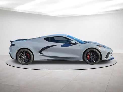 Used 2025 Chevrolet Corvette Stingray Preferred Cpe w/ Battery Protection Package image 8