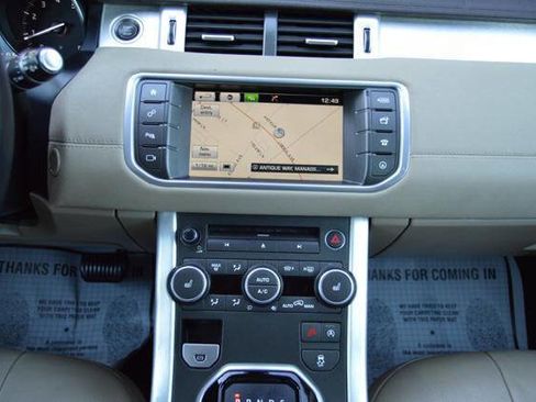 Used 2016 Land Rover Range Rover Evoque SE image 21