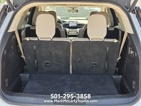 Used 2021 Ford Explorer XLT w/ Equipment Group 202A RWD image 13