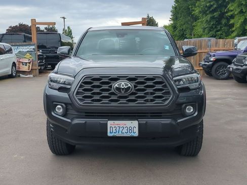 Used 2022 Toyota Tacoma TRD Off-Road w/ TRD Premium Off Road Package AWD/4WD image 2