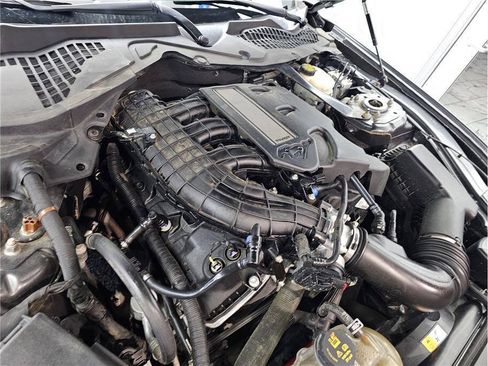 Used 2016 Ford Mustang Coupe RWD image 16