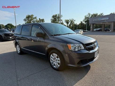 Used 2018 Dodge Grand Caravan SE w/ UConnect Hands-Free Group FWD image 8