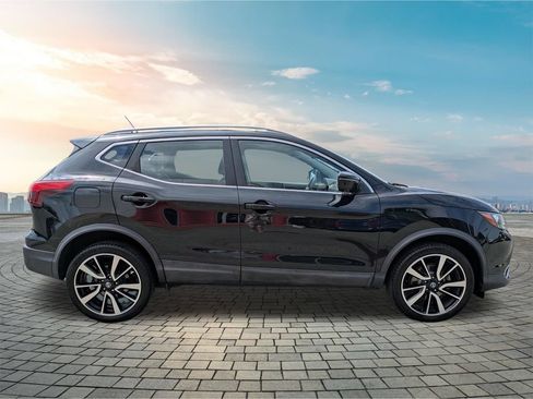 Used 2018 Nissan Rogue Sport SL w/ SL Premium Package FWD image 4