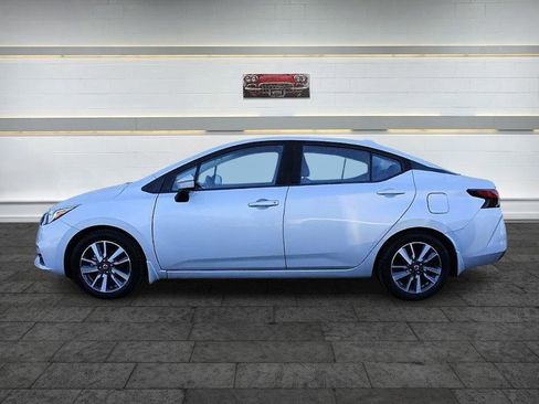 Used 2020 Nissan Versa SV image 4