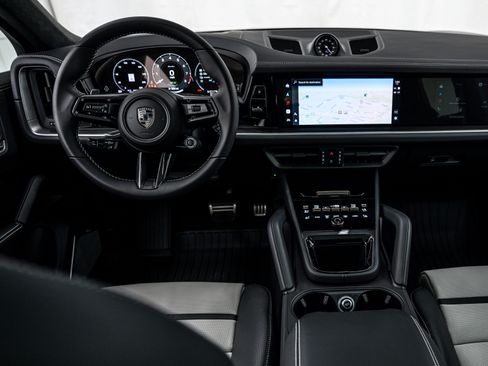 New 2026 Porsche Cayenne Turbo image 13