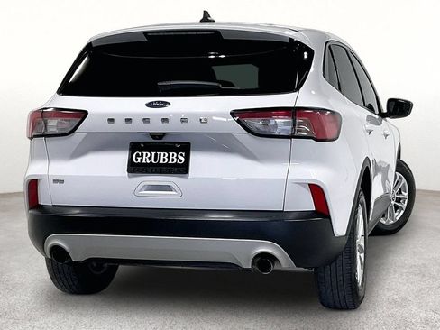 Used 2022 Ford Escape SE FWD image 2