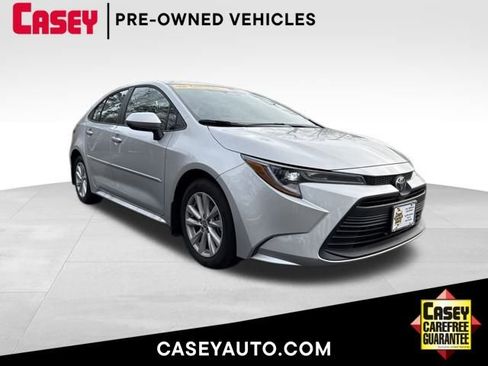 Used 2025 Toyota Corolla LE image 1