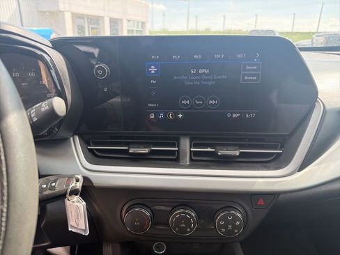 Used 2025 Chevrolet Trax LS image 11