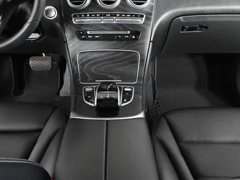 Used 2018 Mercedes-Benz GLC 300 4MATIC image 17