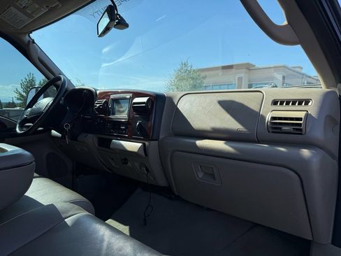 Used 2006 Ford F350 Lariat AWD/4WD image 28
