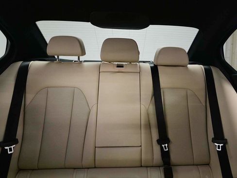 Certified 2023 BMW 330i Sedan w/ Premium Package image 9