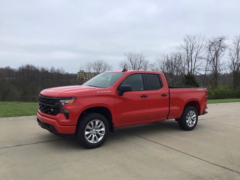 New 2025 Chevrolet Silverado 1500 Custom image 3