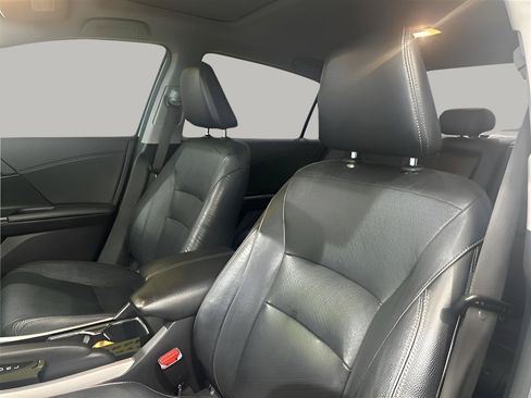 Used 2017 Honda Accord EX-L image 12